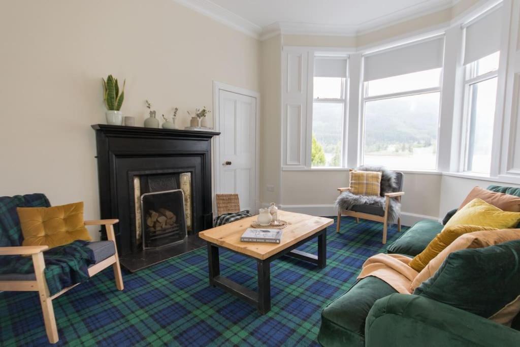 Rossmay House - 4 Bedroom Scottish Villa With Waterfront / Mountain Views Арочар Екстериор снимка