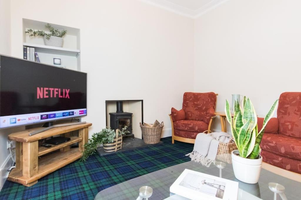 Rossmay House - 4 Bedroom Scottish Villa With Waterfront / Mountain Views Арочар Екстериор снимка