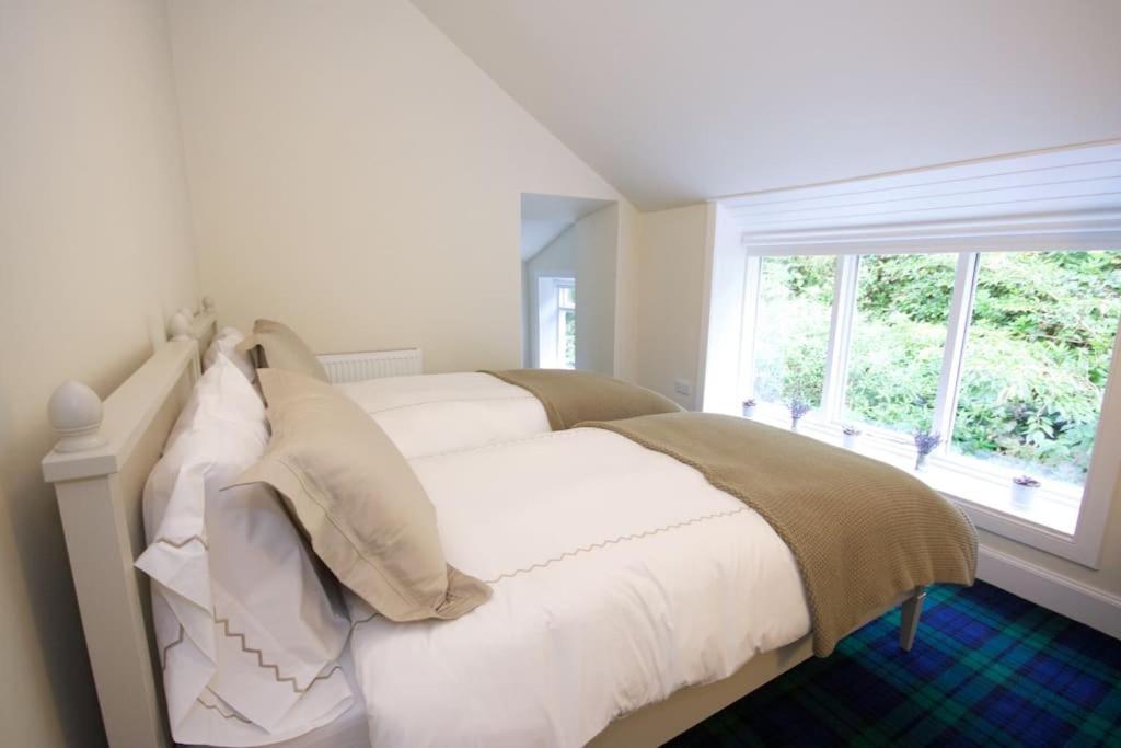 Rossmay House - 4 Bedroom Scottish Villa With Waterfront / Mountain Views Арочар Екстериор снимка